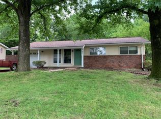 940 Active Dr, Saint Louis, MO 63146