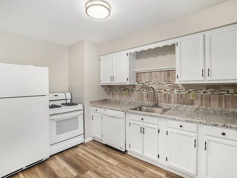 6133 King Hwy — Photo 11