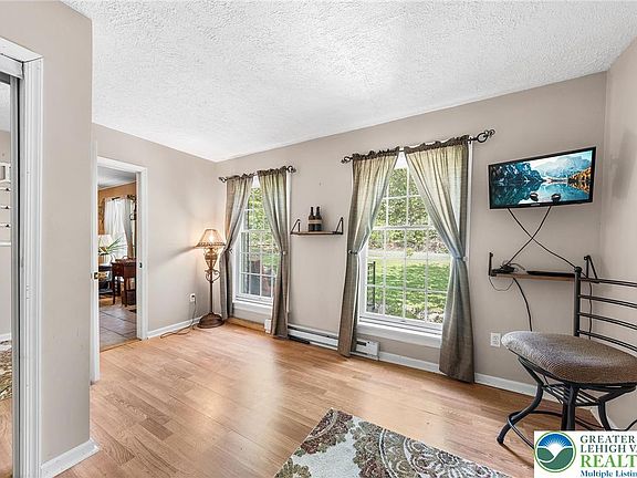 5th image of 467 Pheasant Rd