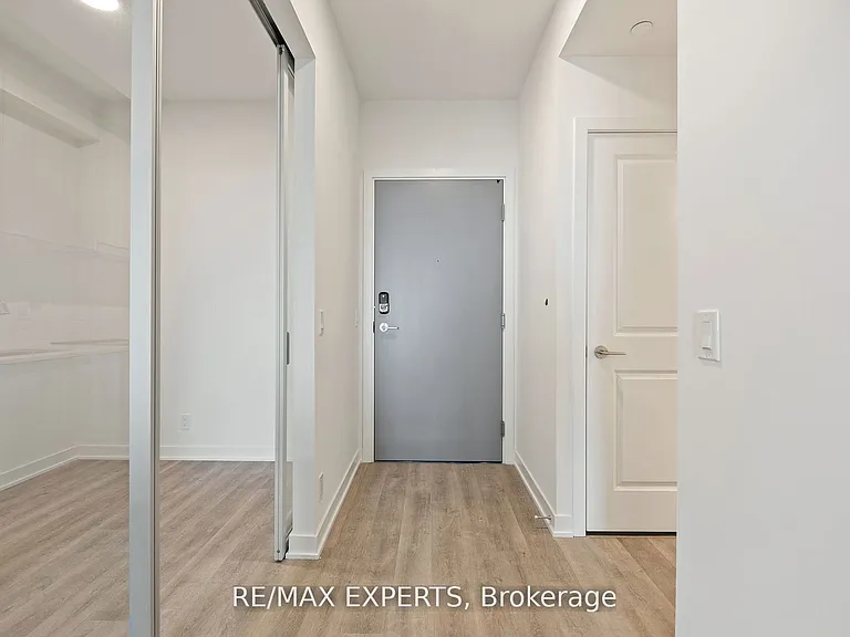 50 Upper Mall Way #B1504 — Photo 10