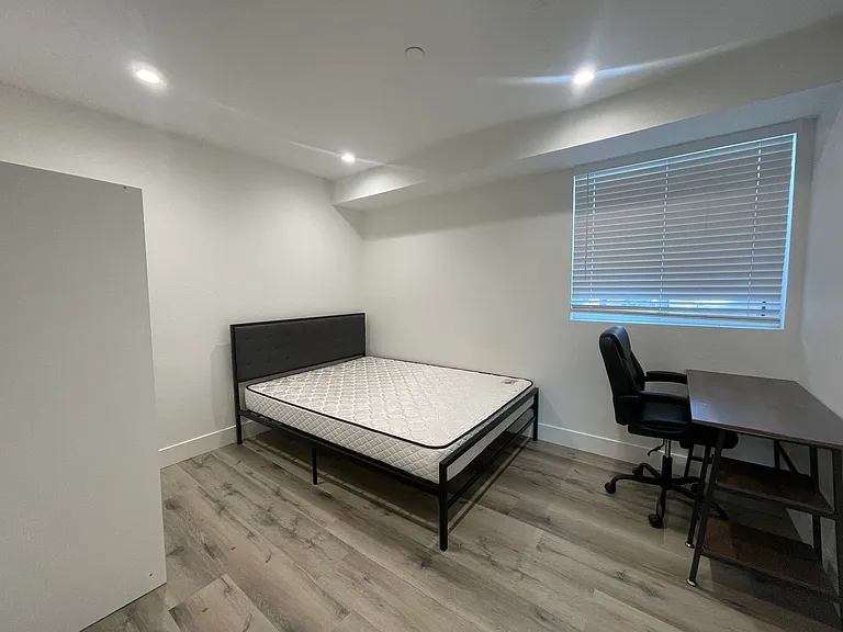 1532 W 37th St #1530 — Photo 5