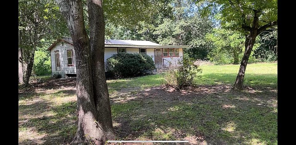 1st image of 330 English Rd