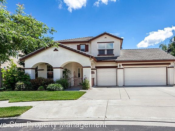 2nd image of 1329 Oak Leaf Cir