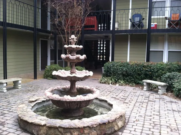 220 S McLean Blvd APT 2, Memphis, TN 38104