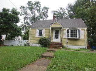 2 Ruth Pl, Middlesex, NJ 08846