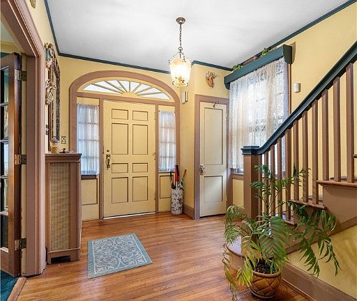 4th image of 1123 Fawcett Ave