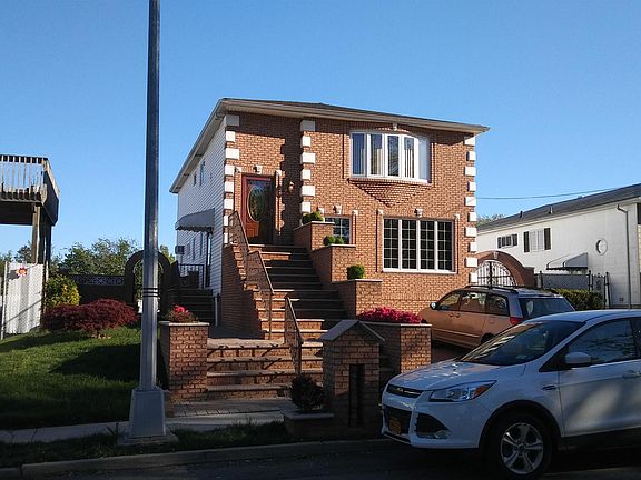 2nd image of 588 Lamont Ave Floor 1