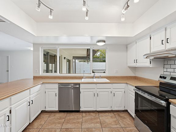 3rd image of 10007 N 48TH Drive