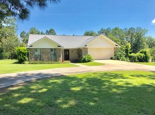 50 Covered Bridge Rd, Carriere, MS 39426
