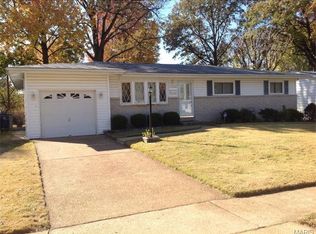 1360 Ensenada Dr, Florissant, MO 63031