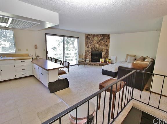 3rd image of 733 Kings Ct