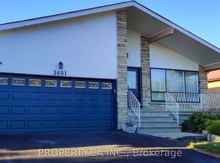 3601 Golden Orchard Dr, Mississauga, ON L4Y3H9