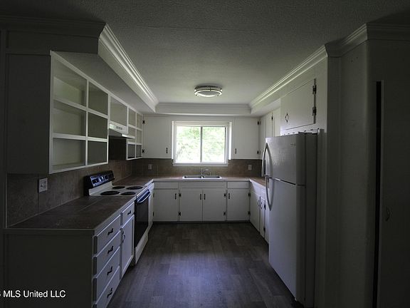 3rd image of 401 Wilson St
