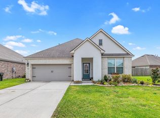 3196 Crest Ln, Lake Charles, LA 70607