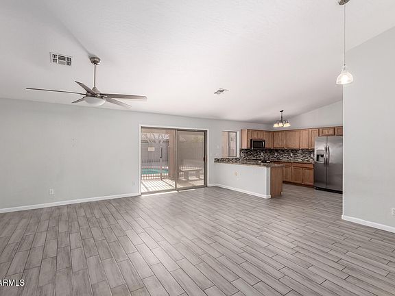 5th image of 16043 W SAGUARO Lane