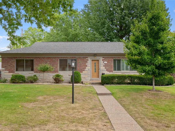 38 Nolan Dr, Saint Louis, MO 63122