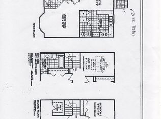 800 Castleton Ct, Mundelein, IL 60060