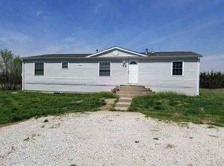 9338 202nd Rd, Winfield, KS 67156