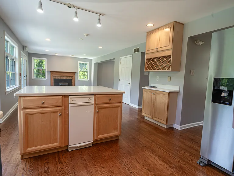 4300 Old Lincoln Hwy — Photo 7