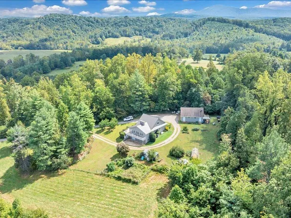 280 Woodwinds Rd, Callaway, VA 24067