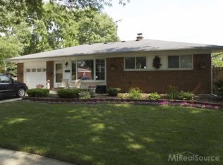 11446 Diamond Dr, Sterling Heights, MI