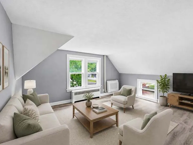 23 N Benton St — Photo 3