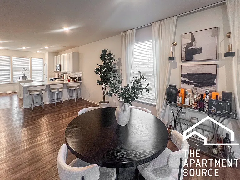 2360 Southwind Blvd #TOWNHOUSE — Photo 3
