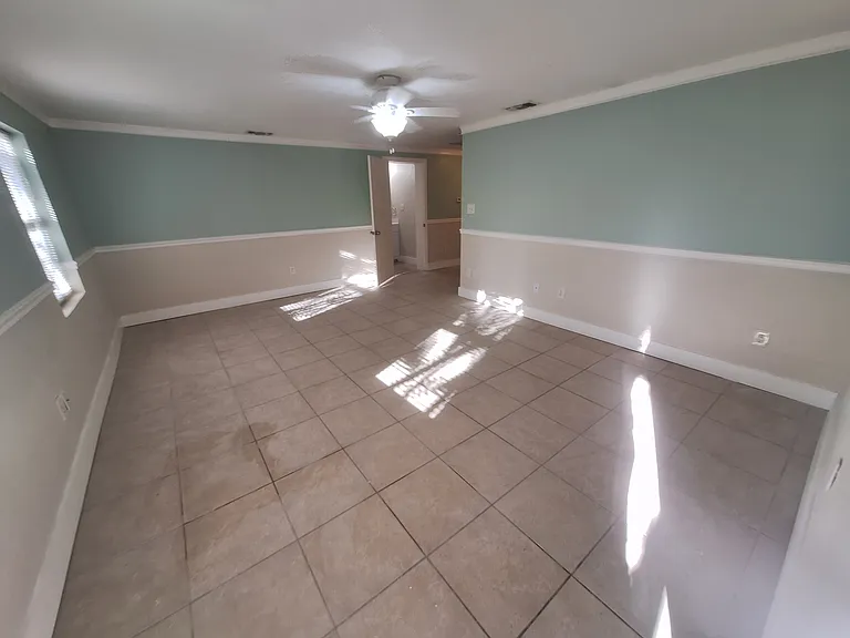 225 W Ann St #B — Photo 7