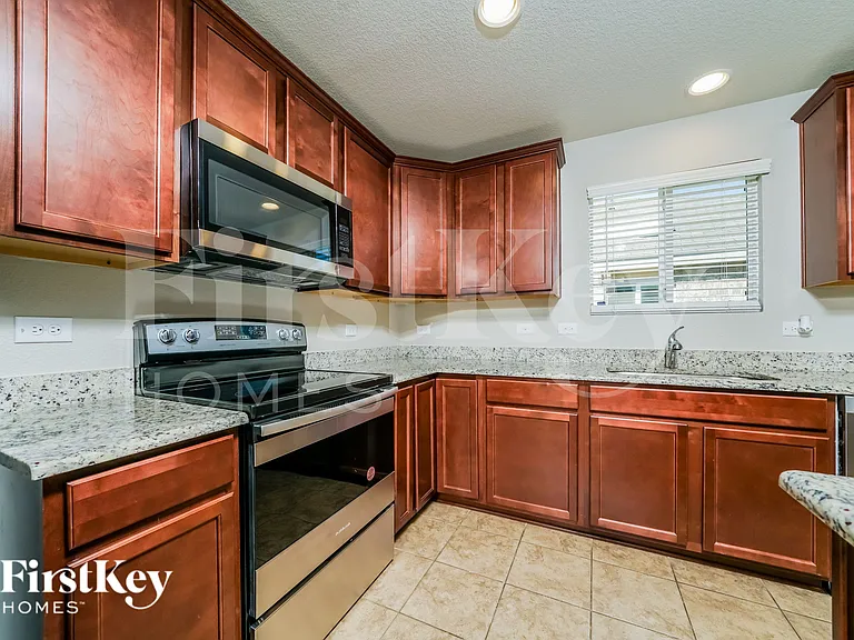 1505 Vernon Dr — Photo 8