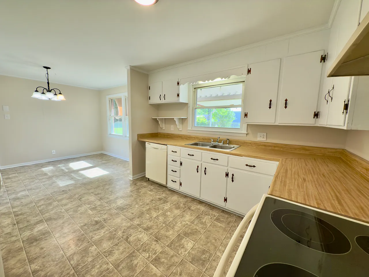 3 bed, 1525 sqft, $1,450 — Photo 4