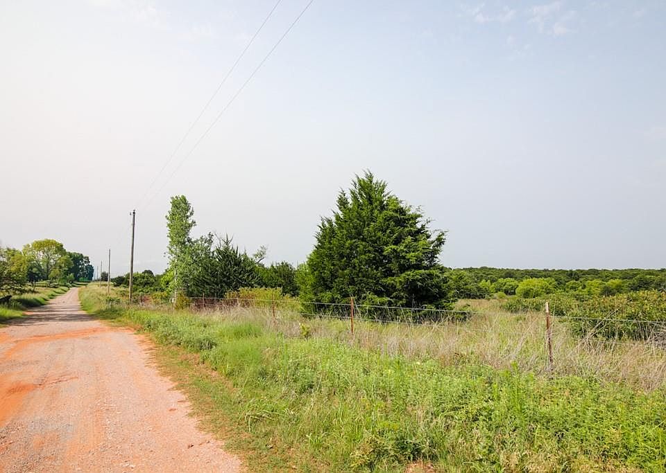 1st image of 30 Vinson Ln