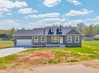 8368 Southfork Rd, Baxter, TN 38544