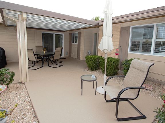3rd image of 10637 W Roundelay Cir