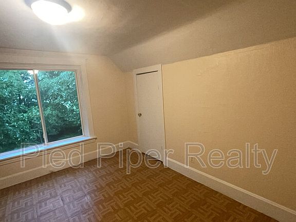 2nd image of 1015 S Columbia Ave