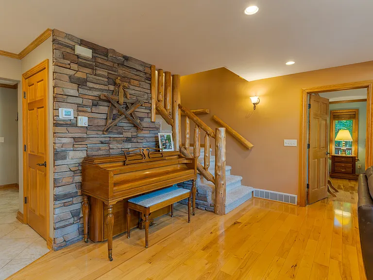 9630 Marcella Dr NE — Photo 8