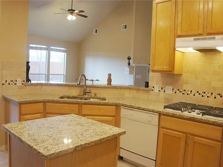 13632 Campesina Dr — Photo 6