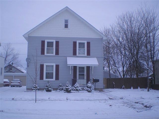 1st image of 219 N 2nd Ave