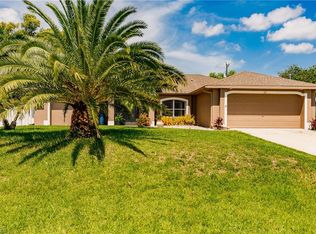 810 SW 10th Pl, Cape Coral, FL 33991