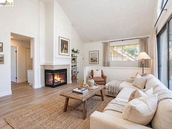 4th image of 7260 Cronin Cir