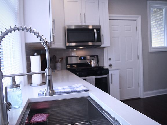 4th image of 4146 N Bernard St Unit 1