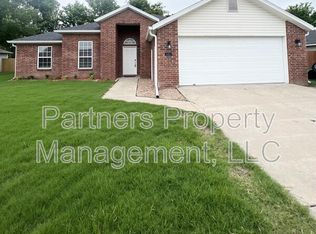 1257 Fox Run Ln, Elkins, AR 72727