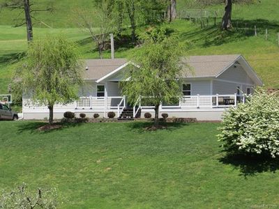 413 Short Branch Rd, Green Mountain, NC, 28740