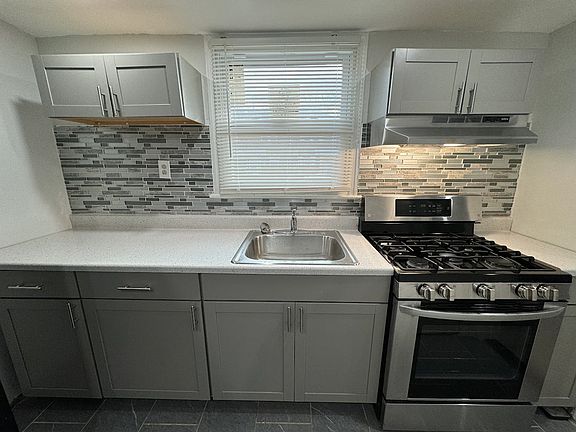 2nd image of 2630 McCarey St