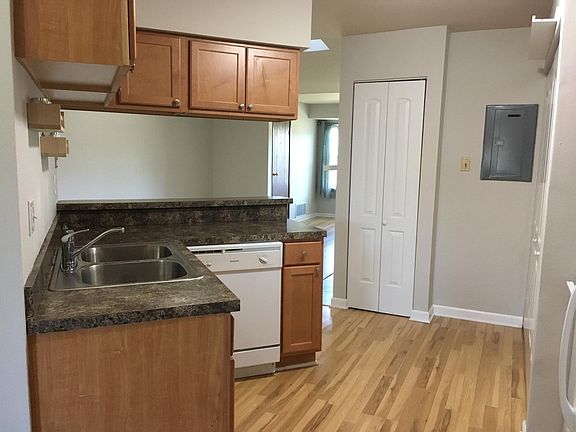4th image of 1353 E Wyndham Cir APT 202