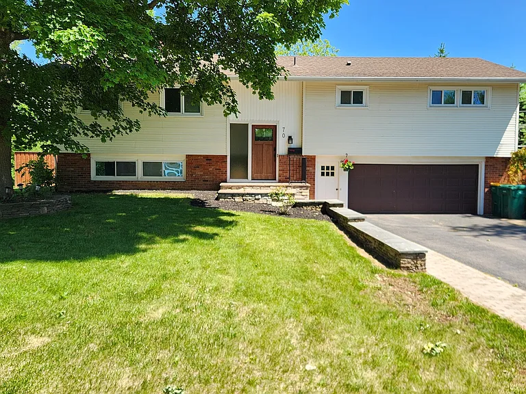 70 Ashley Dr — Photo 1