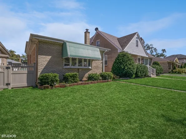 8049 N Washington St, Niles, IL 60714