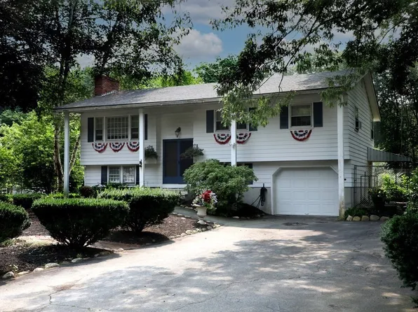13 Jak Len Dr, Salisbury, MA 01952