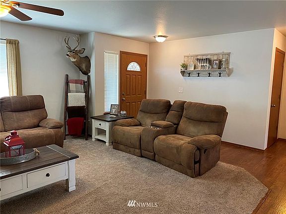 5th image of 211 Davies Dr