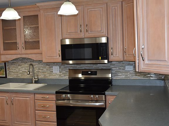 2nd image of 1405 E Central Rd Unit 201A
