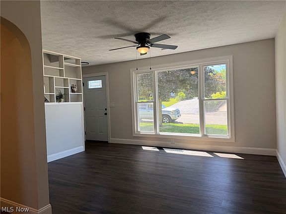 3rd image of 248 Menegay Rd